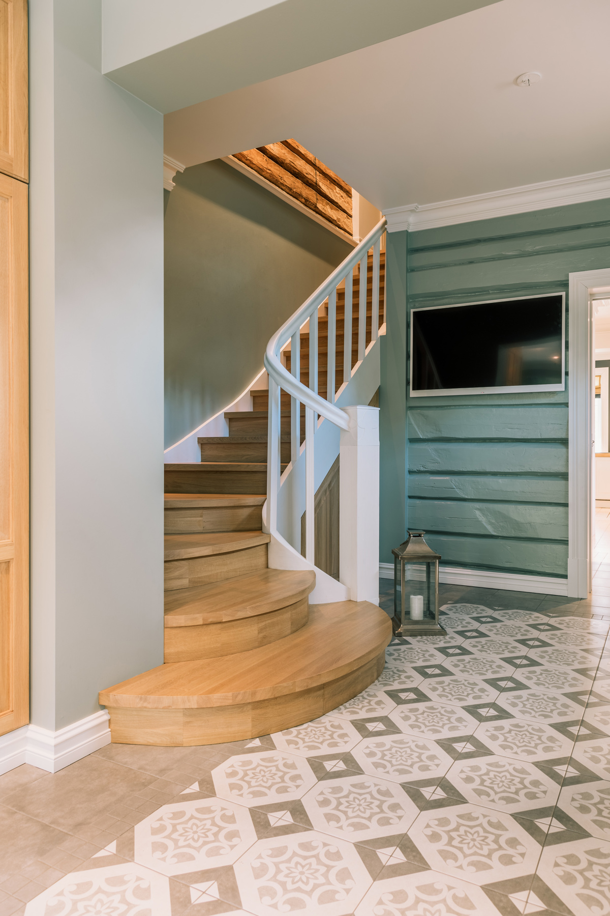 I hallen i den gamle Stigerboligen kombineres nytt og gammelt