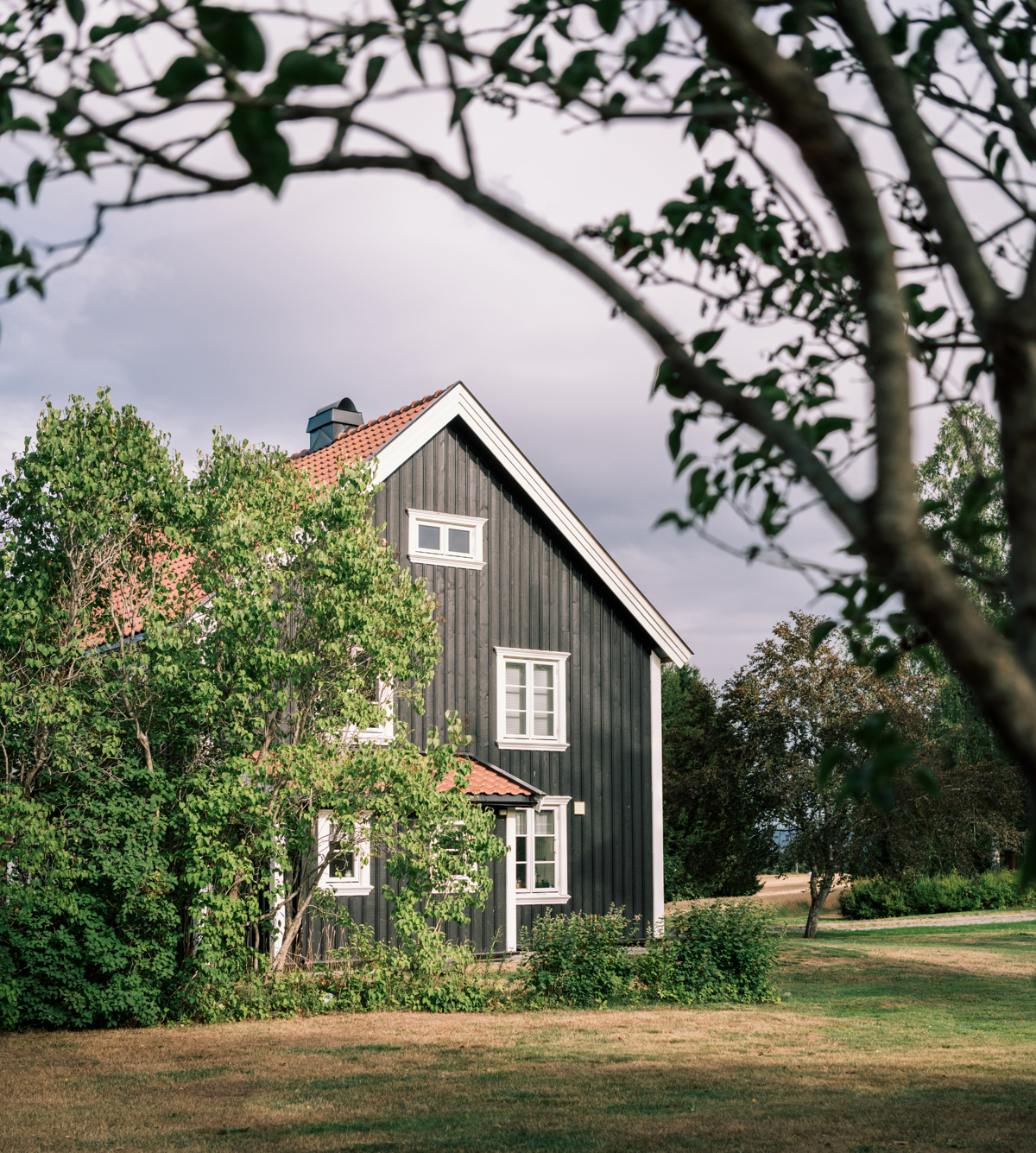 Klassisk hus i landlige omgivelser