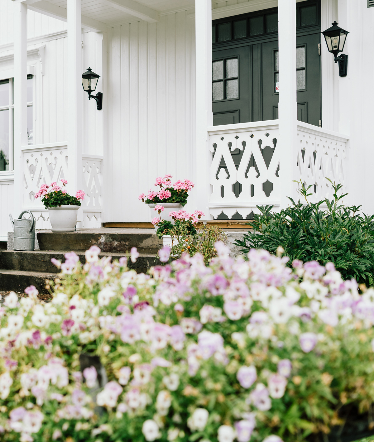 Sveitserhus med romantiske detaljer