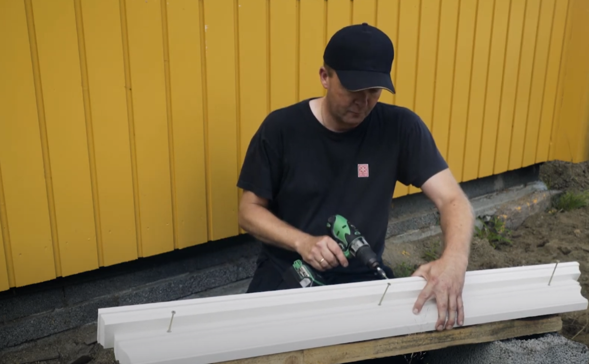 Montering av klassisk vindusomramming