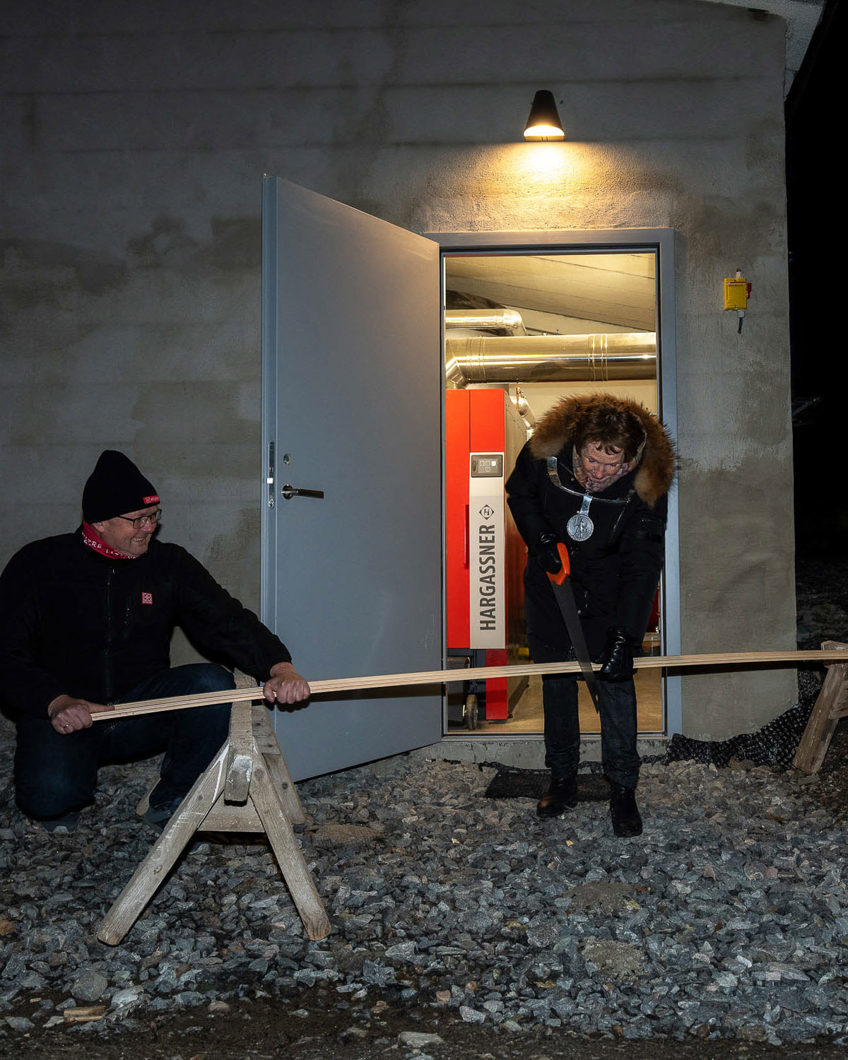 Ordføreren åpner flisfyringsanlegget